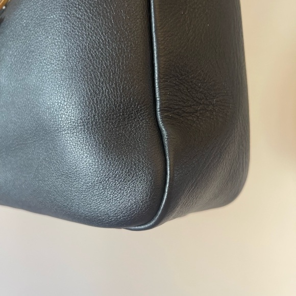 Saint Laurent LE 5 À 7 SUPPLE SMALL IN GRAINED LEATHER
BLACK - Picture 5 of 9